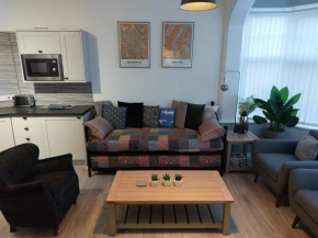 Flat 6 Corner House